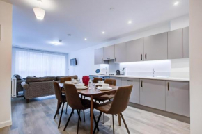 Luxury 2 bed flat in a new block in East Acton